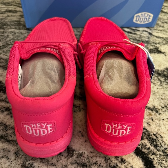 HEY DUDE Funk Mono Electric Pink Barbie Hot Neon Pink Wally Youth Wendy - Picture 2 of 7